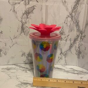 NWT, Claire’s Multicolor Floral Print Tumbler W/ Pink Lid W/ Pink Rubber Flower